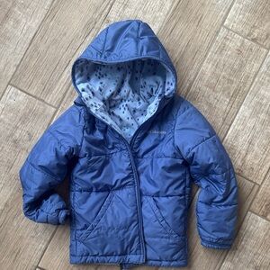 Columbia Blue reversible jacket no labeled size but fits 7/8. Smoke free home.